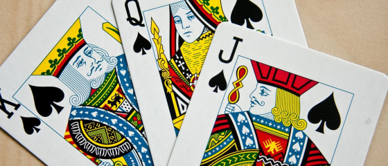Regels en strategieën voor Three-Card Poker